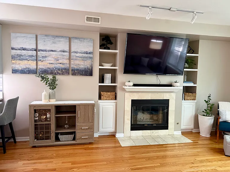 5678 W Higgins Ave #2E — Photo 3