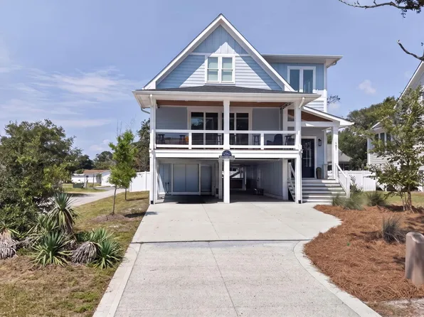 101 NE 64th Street, Oak Island, NC 28465