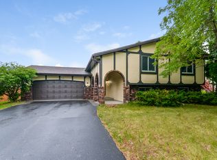 8481 Sumter Cir N, Brooklyn Park, MN 55445