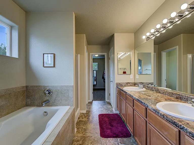 9711 Desert Lily Cir — Photo 40