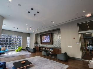 218 N Garland Ct, Chicago, IL 60601