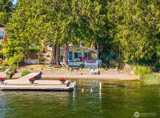 21 E Shore Ct, Grapeview, WA 98546