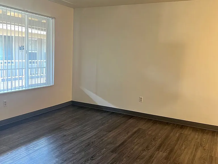 The Cardinal Apartments — Photo 16