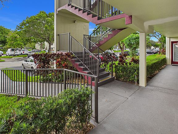 4th image of 13155 SW 7TH Court #103E