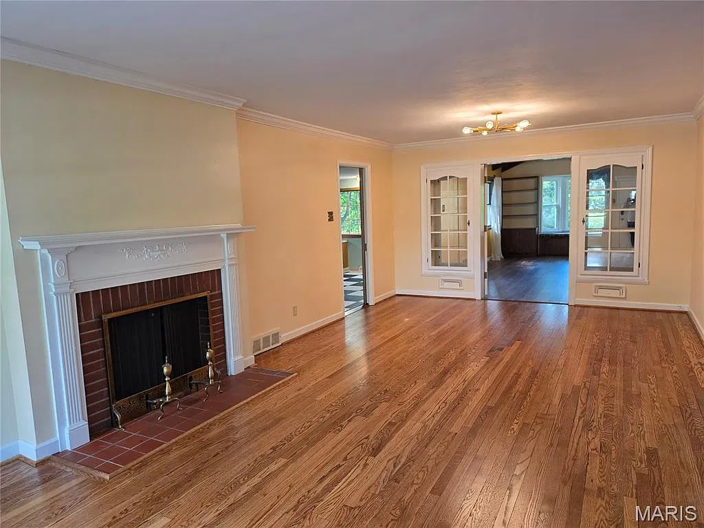 3 bed, 3.0 bath, 2425 sqft, $1,800 — Photo 3