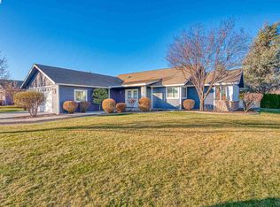 1 Zinnia Ct, Pasco, WA