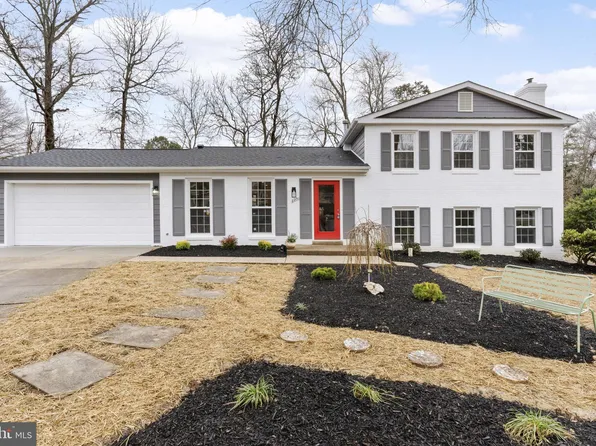 2201 Yardley Ct, Alexandria, VA 22308