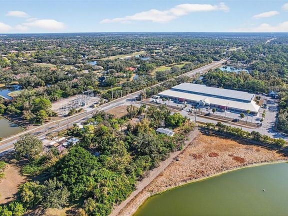 3rd image of 14 Old Venice Rd #100