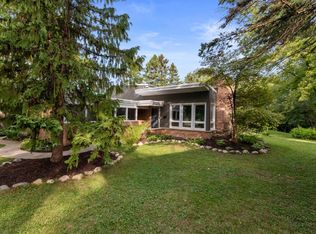 168 E Spooner Rd, Fox Pt, WI 53217