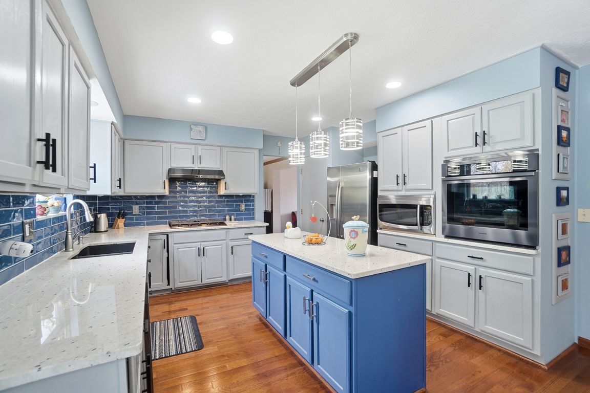 next background image