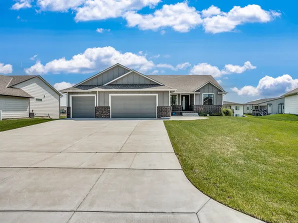 12006 E Bonita Cir, Wichita, KS 67207