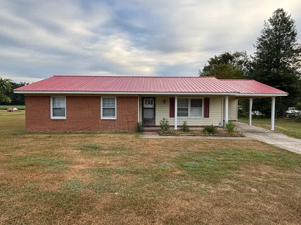 5913 McDonald Rd, Parkton, NC 28371