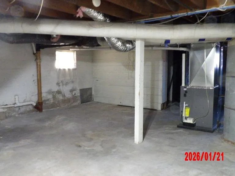 603 E 3rd St — Photo 12