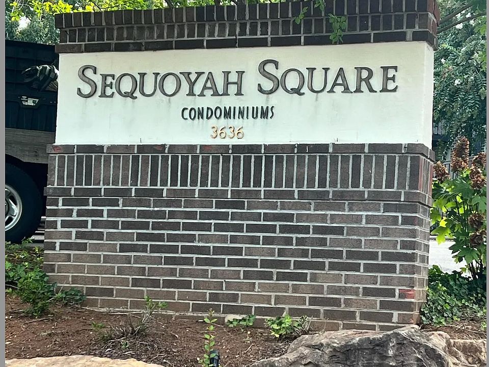 Sequoyah Square entrance sign, 3636 Taliluna Ave.