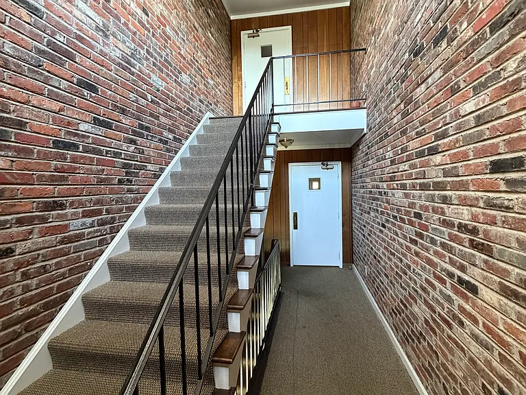 1060 Chatham Park Dr — Photo 8