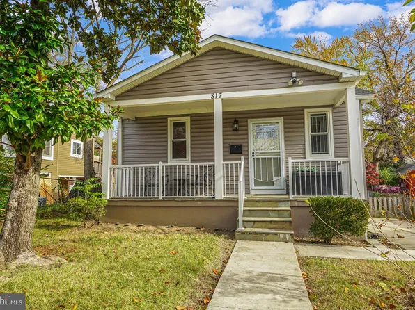817 57th Pl, Capitol Heights, MD 20743