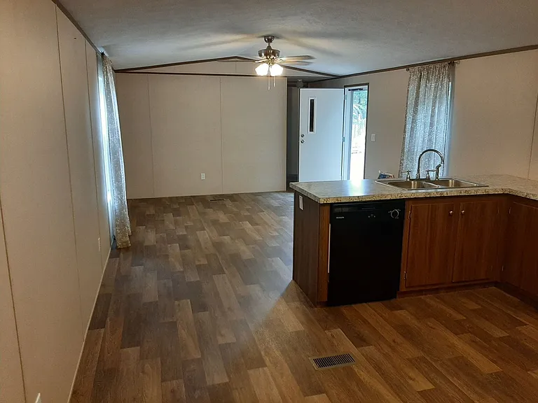 419 Kentucky Valley Rd — Photo 4