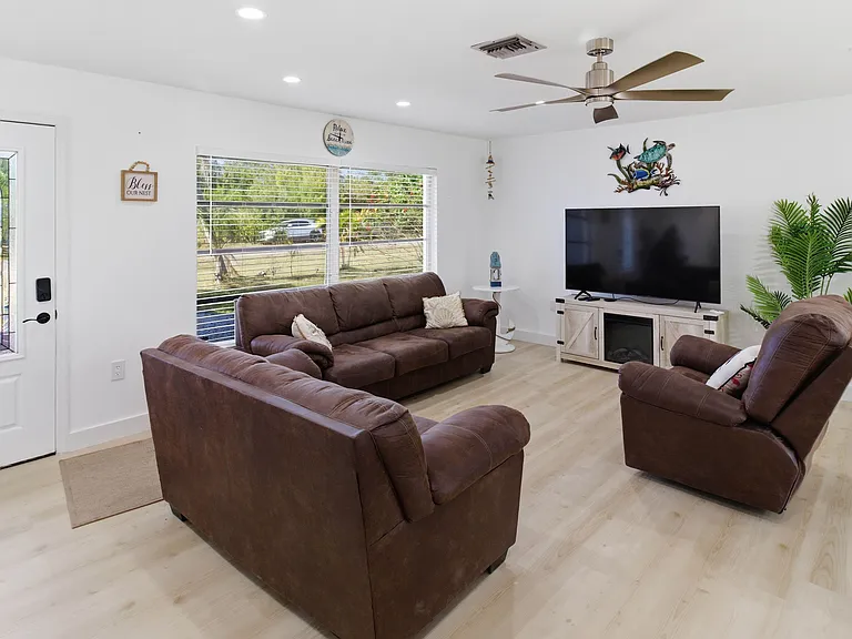 5190 Latham Ter — Photo 20