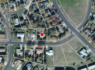 1008 Trinity Dr, Newton, KS 67114