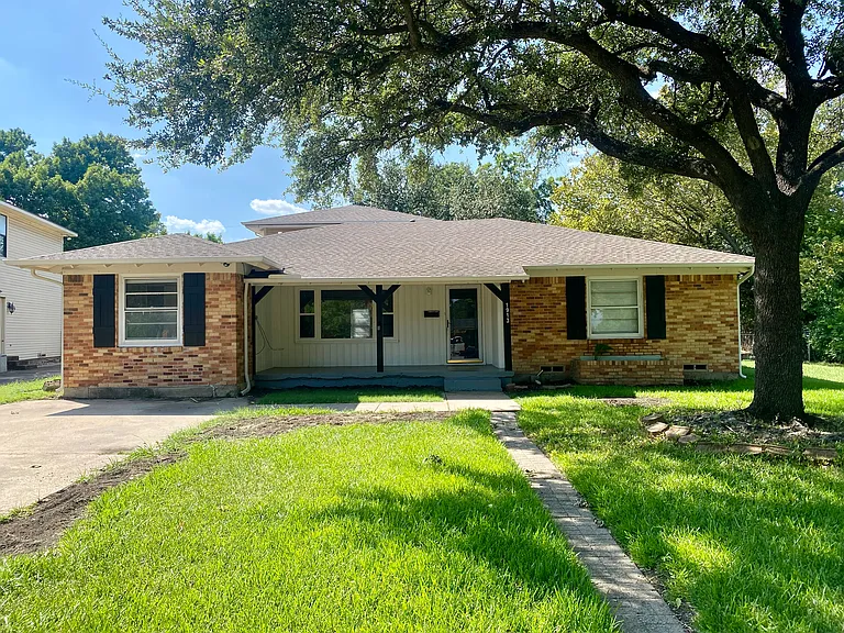1913 Landa Dr — Photo 1