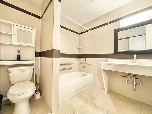 Rented by Century 21 Premier  | media 4