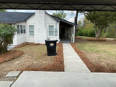 Walkway from Driveway