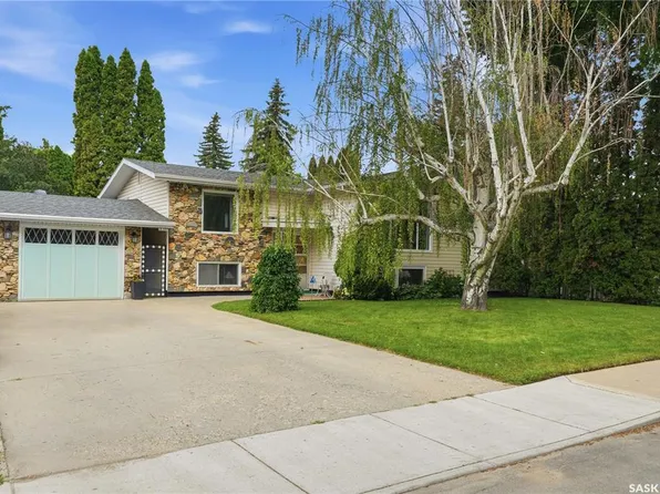 429 Montreal AVENUE S, Saskatoon, SK S7M 3L2