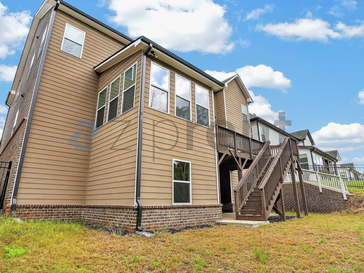 5 bed, 3860 sqft, $3,500 — Photo 4
