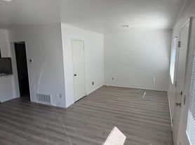1306 Tully Rd, Modesto, CA