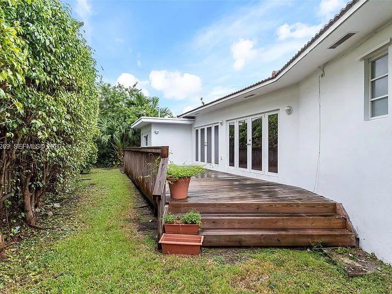 E Broadview Dr — Photo 25