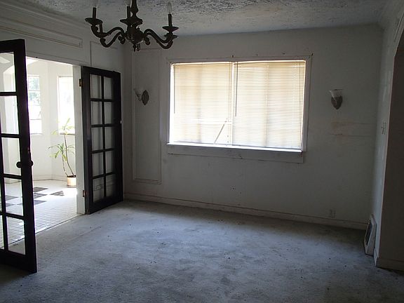 Additional Living Room