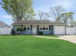 106 Washington St, Farmingdale, NY 11735