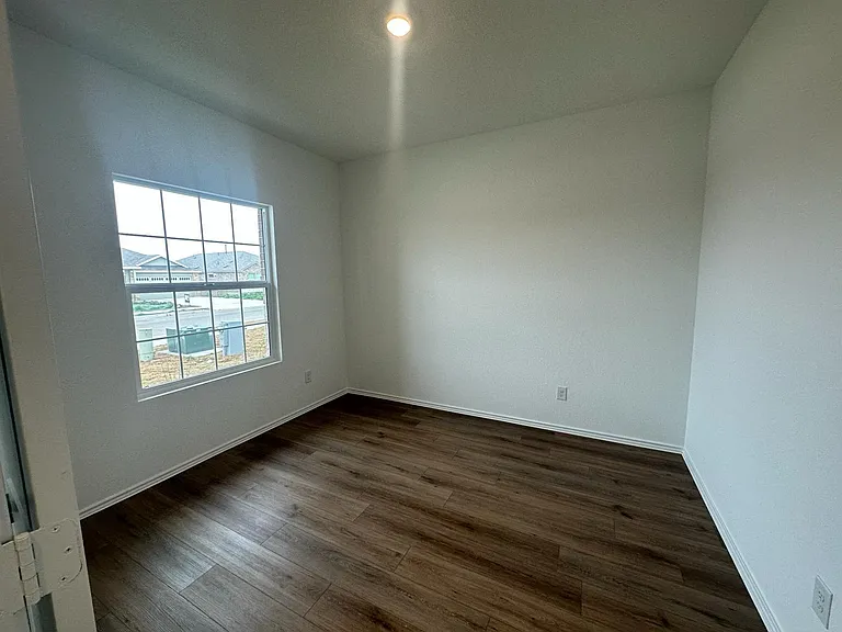 312 Sonterra Dr — Photo 7