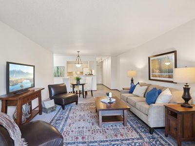 5627 Green Circle Dr APT 222, Minnetonka, MN, 55343