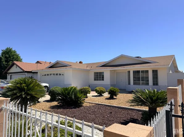 2168 Quincy St, Delano, CA 93215