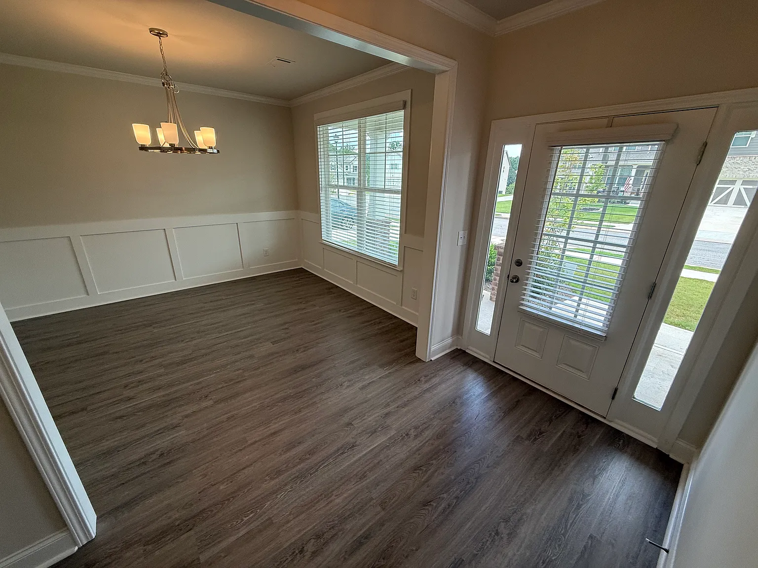 4 bed, 3.5 bath, 2562 sqft, $2,800 — Photo 4