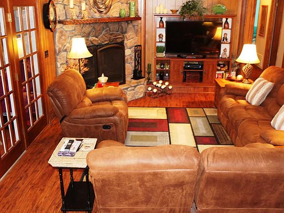 5th image of 3941 Hill Terrace Dr