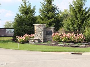 3822 Upper Lake Ct NE #54, Grand Rapids, MI 49525