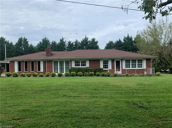 916 Russell Gap Rd, Moravian Falls, NC 28654