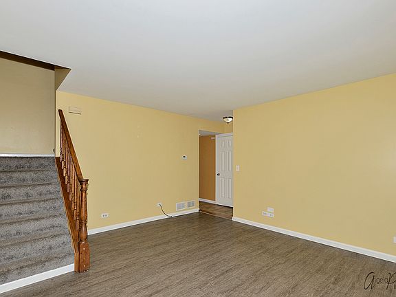 4th image of 34087 N White Oak Ln