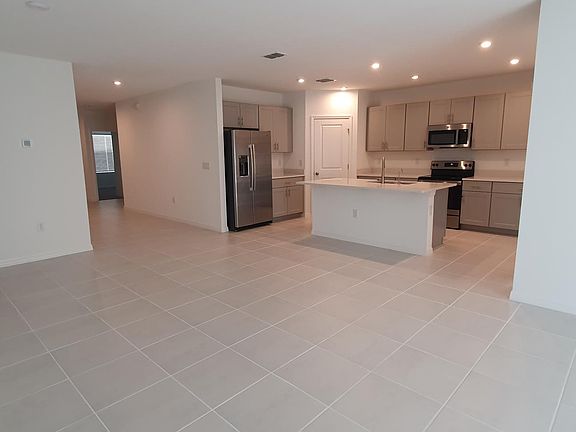 3rd image of 5048 Vellacito Way