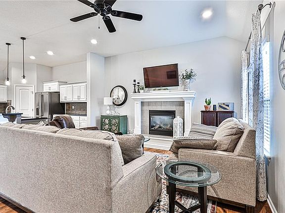 5th image of 9635 N Adrian Pl