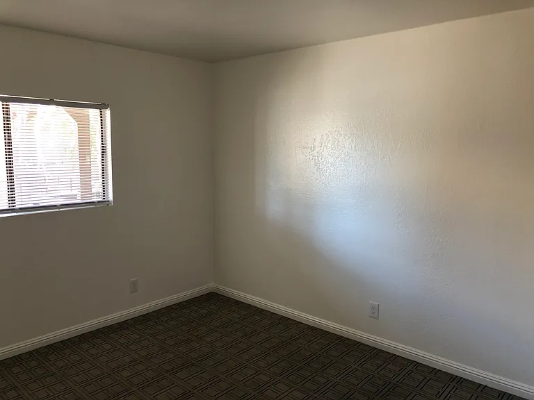 2335 Daley St #1 — Photo 10