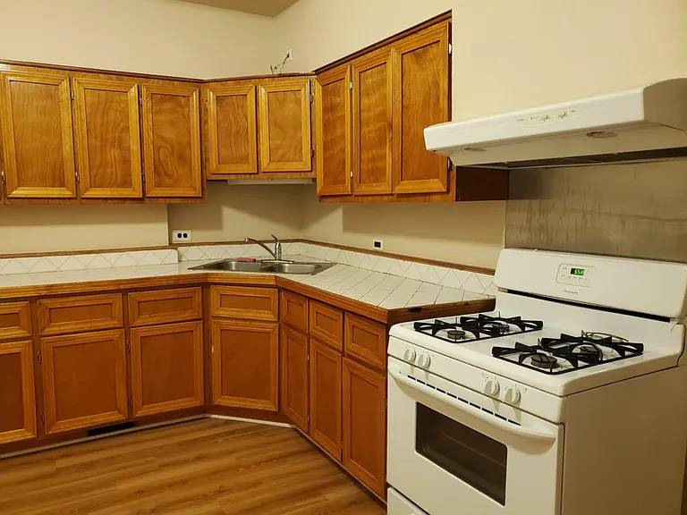 1113 S Loomis St #2 — Photo 2