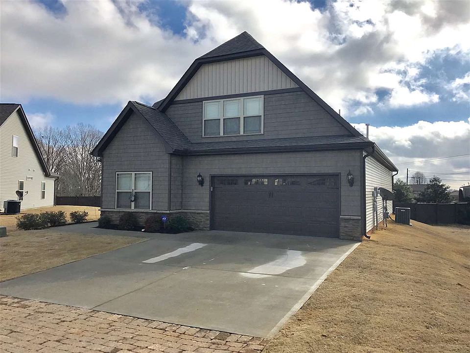 1st image of 104 Redbay Ct