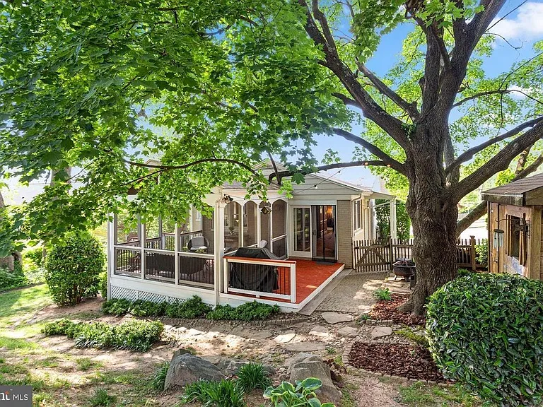 6542 Williamsburg Blvd — Photo 39