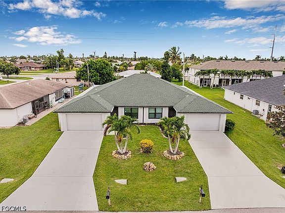 2nd image of 3509 SE Santa Barbara Pl