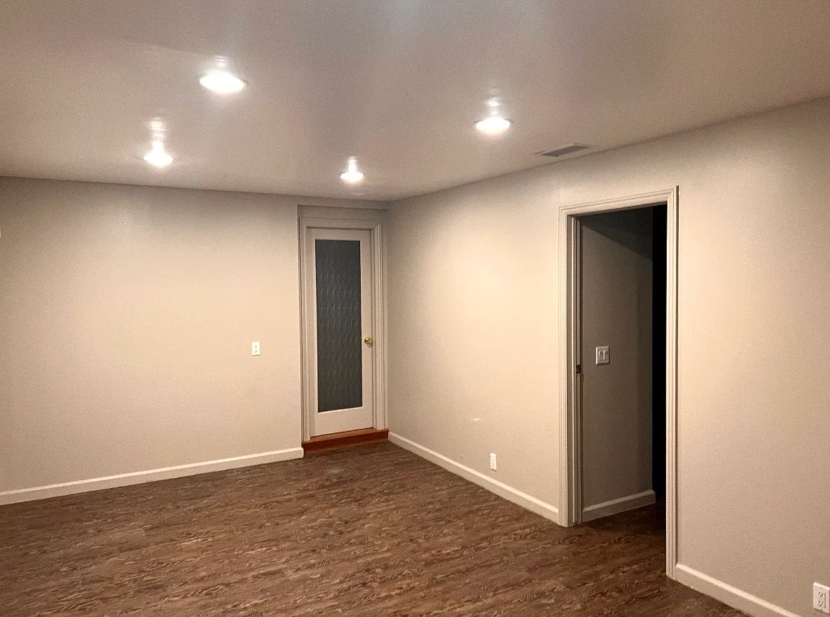 2 bed, 850 sqft, $2,300 — Photo 4