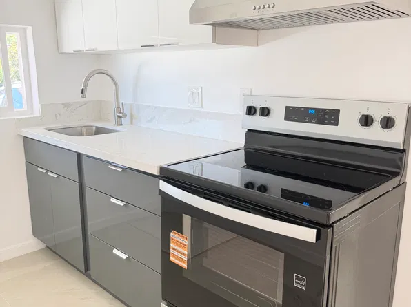 4410 Laakea St, Honolulu, HI 96818