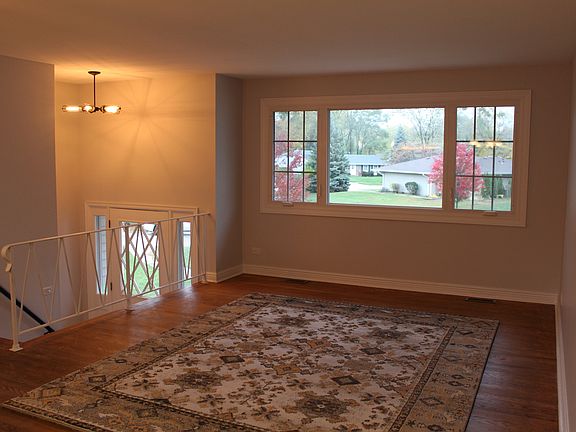 3rd image of 823 Houlton Ct